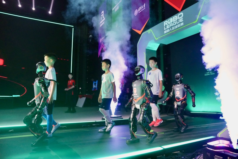 老人就是双C！ Flandre Anbesa完美开团， Anyone's Legend 在两波中击败 LGD Gaming 率先拿到赛点